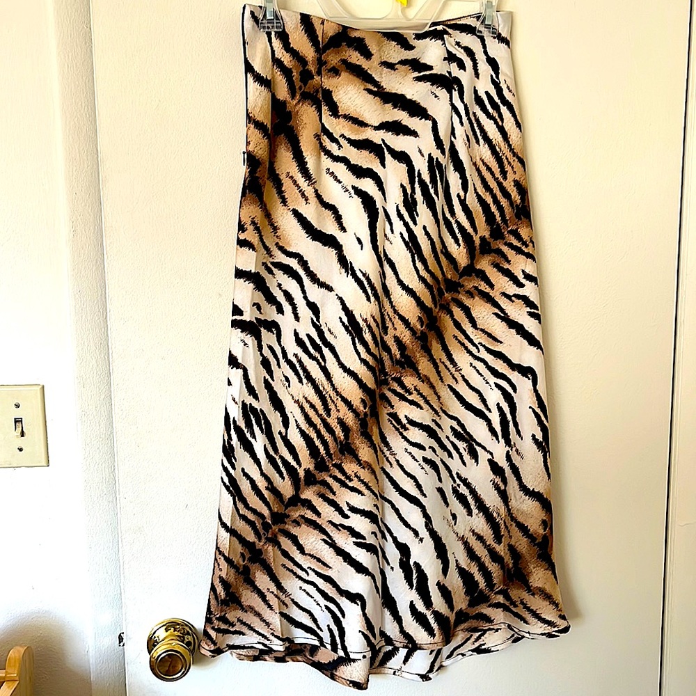 Forever 21 Tiger Print Satin Midi Skirt Size Medium
